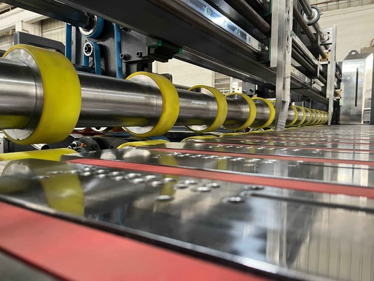 Volledig automatische lijmmachine voor kartonnen doosjes met enkel of dubbel naaien